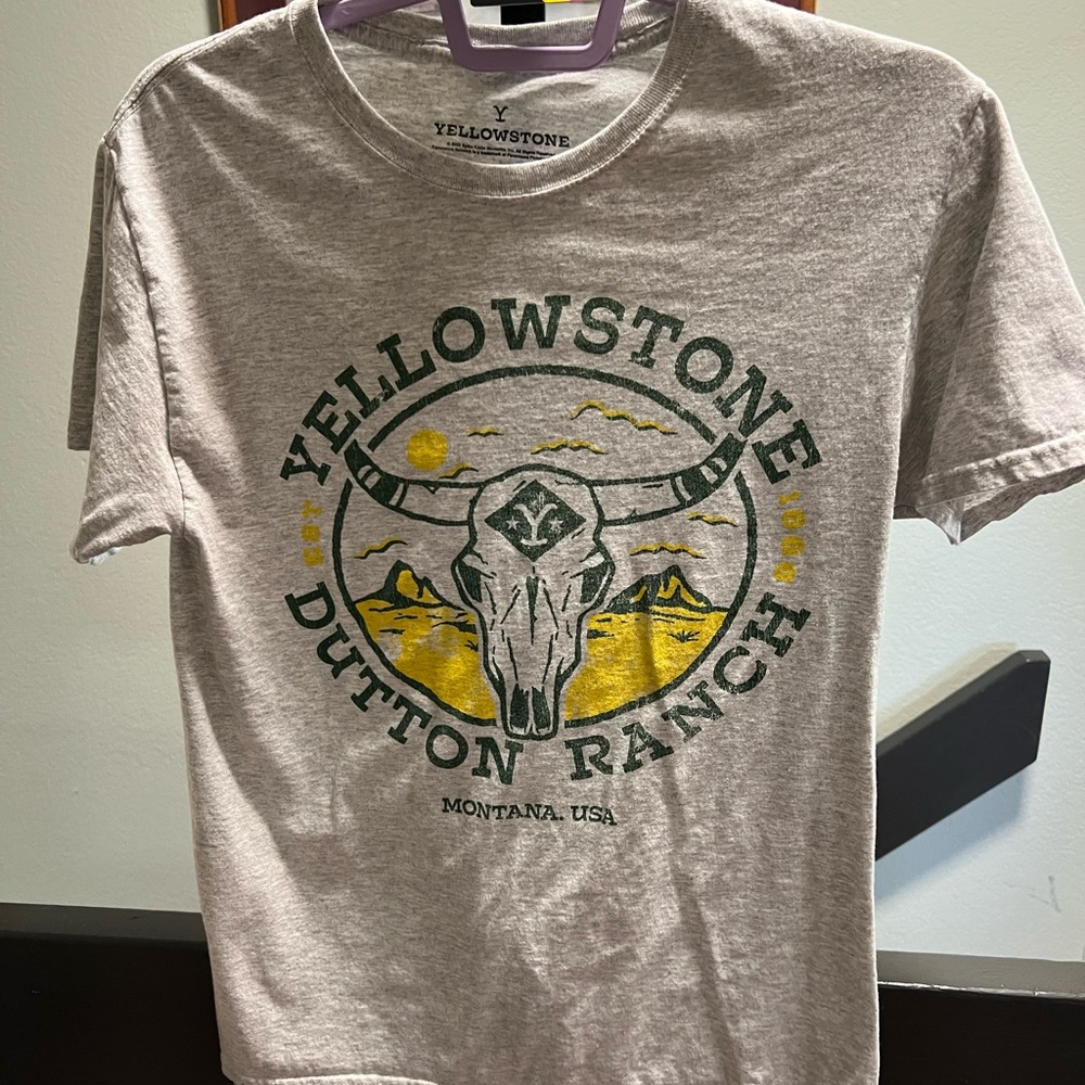 Yellowstone Dutton Ranch Short Sleeve Tee - Gray with Yellow & Green